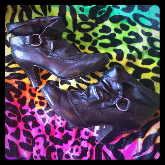 Shoes - Picture 1 of 1