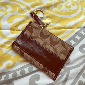Signature Coach change and wallet holder