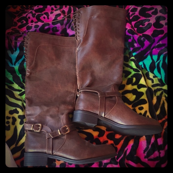 Brown boots - Picture 1 of 1