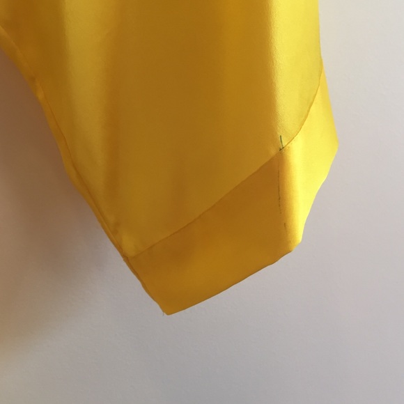 🚫SOLD Victoria's Secret Sunshine Robe O/S - Picture 4 of 4