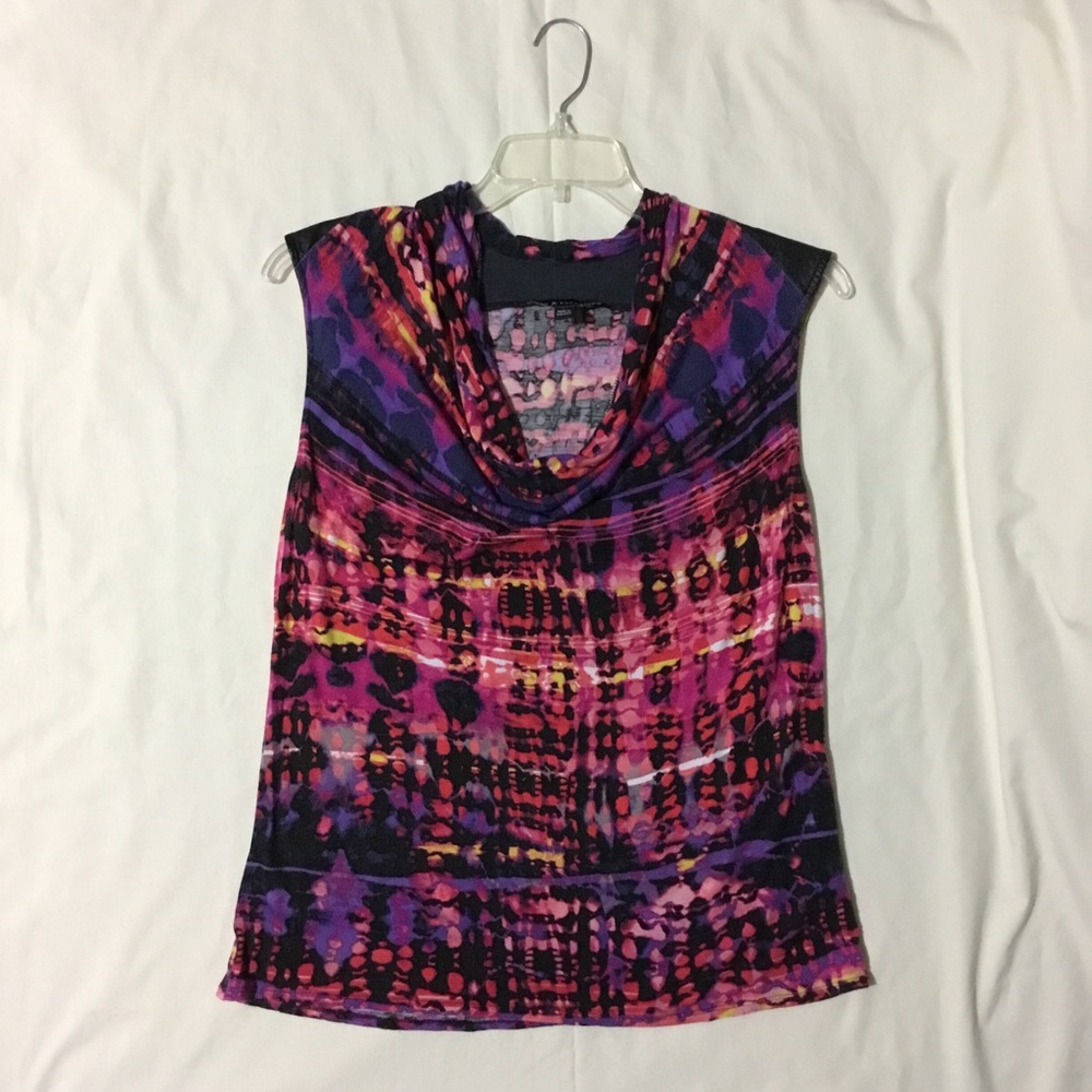 Colorful Top w/ Imitation Leather Trim on the Back