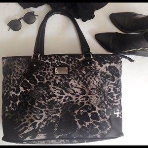 SALE 💟SALE 💟. Adrianna Vittadini Handbag NWOT