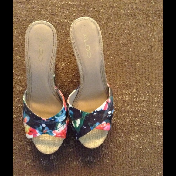 Aldo Floral Wedges🌺🌷🌹🌸-size 7.5💋