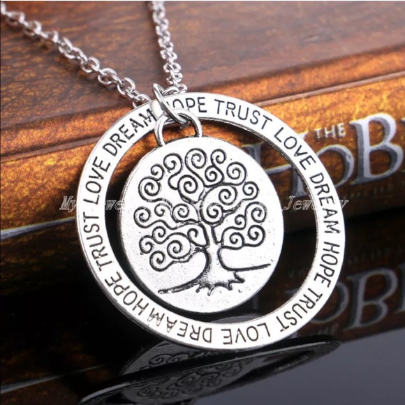 ✨NEW✨Love Dream Hope Trust Word Pendant Necklace - Picture 2 of 4