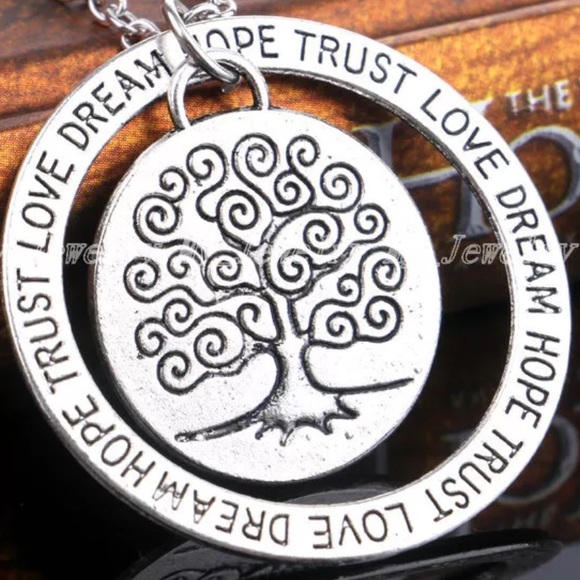 ✨NEW✨Love Dream Hope Trust Word Pendant Necklace - Picture 4 of 4