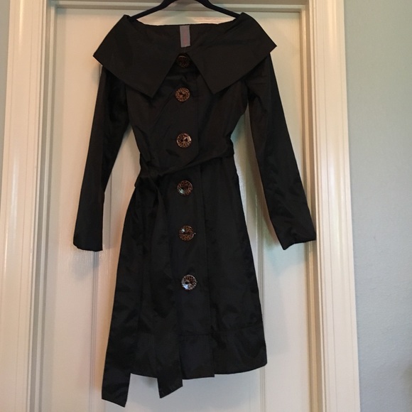 :: Classic raincoat ::
