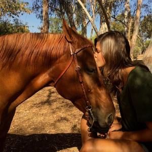 Meet your Posher, Katelyn joy