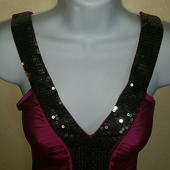 🚫🚫SOLD🚫🚫 NEW! Sequin top size Small - Picture 2 of 3