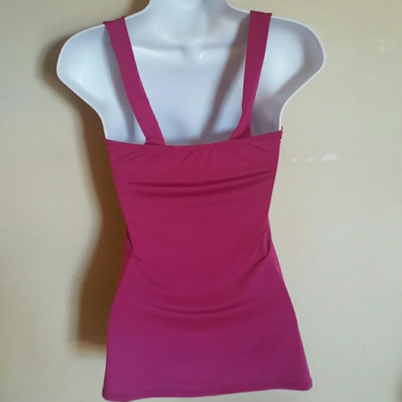 🚫🚫SOLD🚫🚫 NEW! Sequin top size Small - Picture 3 of 3