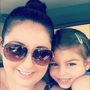 Meet your Posher, Sara