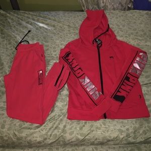 PINK VS sweatsuit