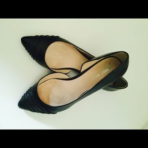 Nine West Pointed Toe Flats w/Detail