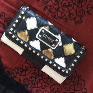 GUESS Wallet