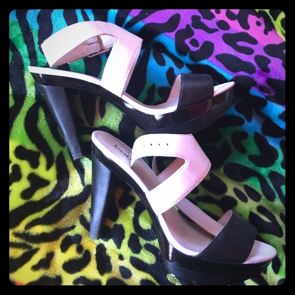 Heels - Picture 1 of 1