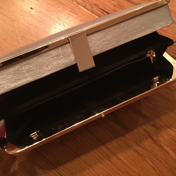 Silver and gold clutch - Picture 3 of 4