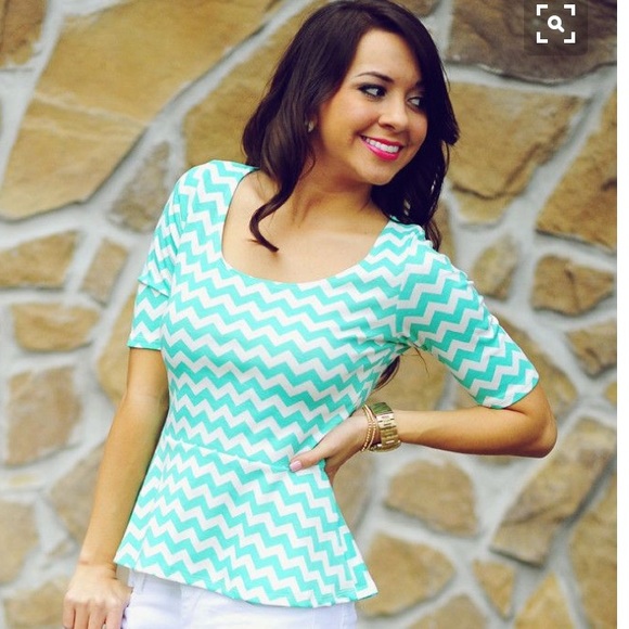 Chevron Craze Peplum Top: Mint