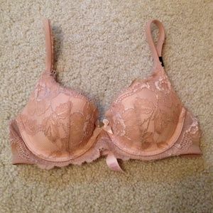 Victoria's Secret Nude/Pink Lace Bra