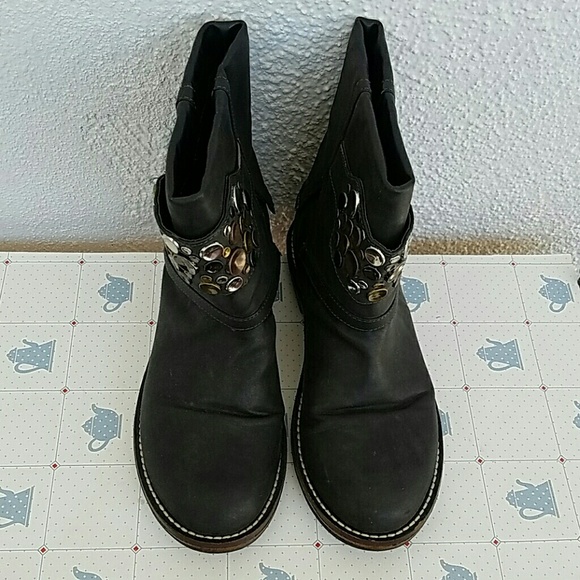 Black bootie - Picture 1 of 4