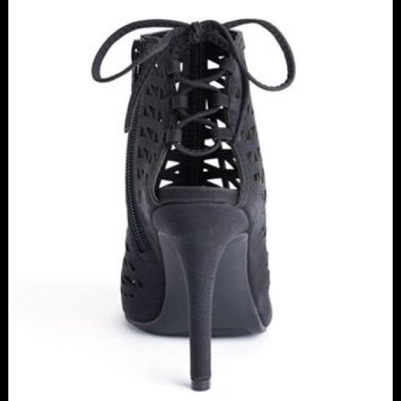 LAST‼️ LAUREN CONRAD Black Lace Up Back Boots - Picture 2 of 2