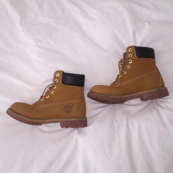 Authentic Woman's Classic Tan Timberland Boots