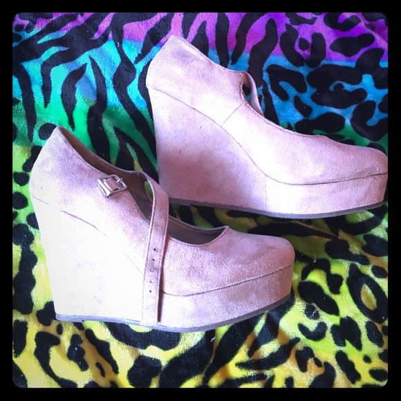Wedges - Picture 1 of 1