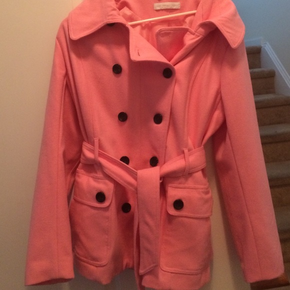 New yours and company coat