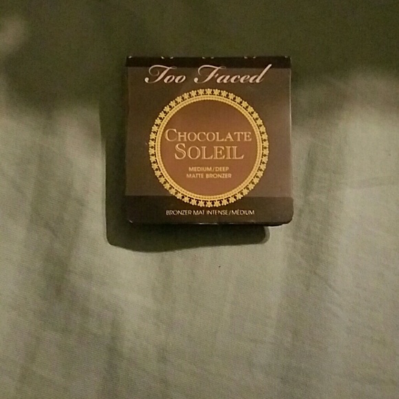 Too faced bronzer