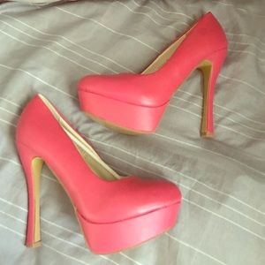 Fuchsia Pumps