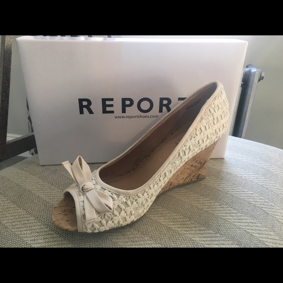 NWT Report Ashlynn Peep Toe Wedges