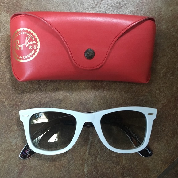 White Ray Ban Wayfarer