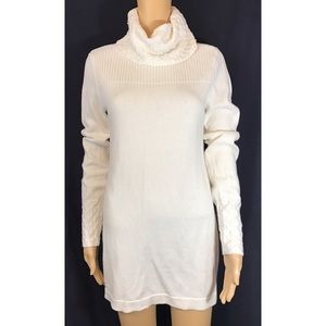 WHBM oversized white sweater/tunic with ribbing