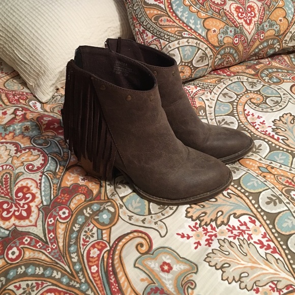 Ankle booties