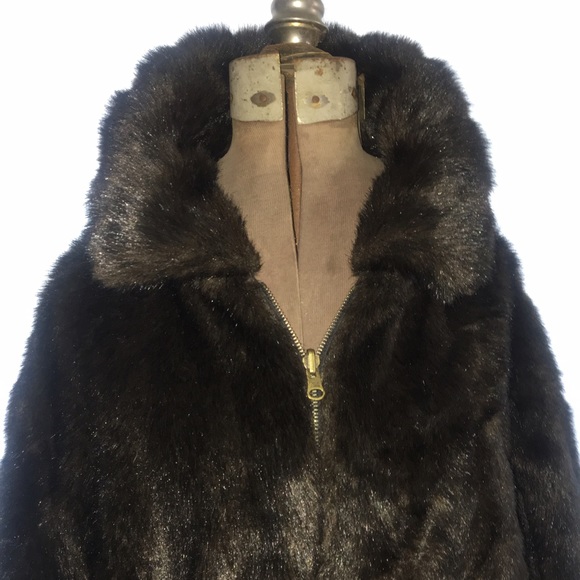 Jackets & Blazers - ❤️VINTAGE faux mink jacket❤️