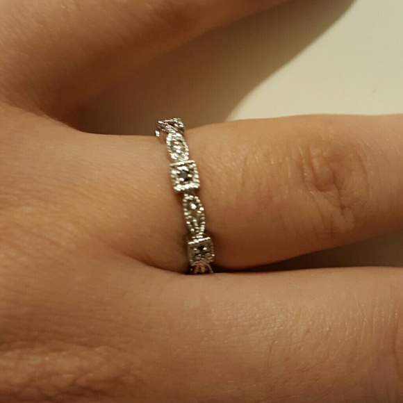 Fashionable jewelry - Picture 1 of 4