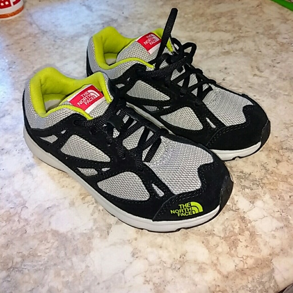 GREAT PRICEauthentic The North face Boys Shoes