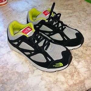GREAT PRICEauthentic The North face Boys Shoes