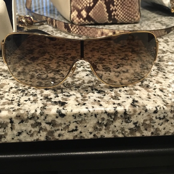 Versace sunglasses - Picture 2 of 4