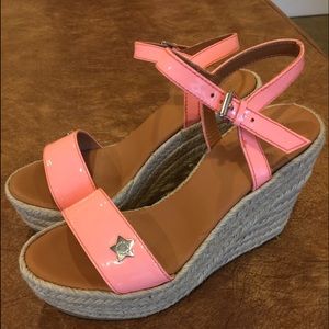 Marc By: Marc Jacob, Hearts & Stars Pink Wedges!