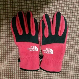 The North Face NWOT gloves