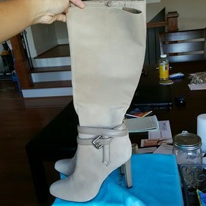 New Antonio Melani suede boots size 7