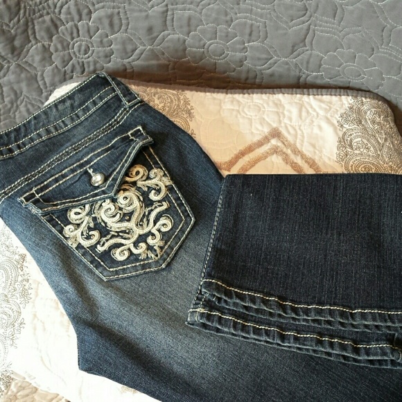 Beautiful rhinestone and embroidery A.n.a jeans