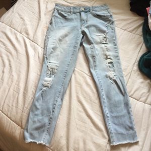 american eagle ripped cropped jeans
