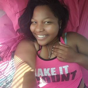 Meet your Posher, Vanessa