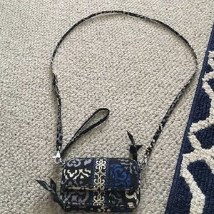 Vera Bradley iphone wristlet/crossbody