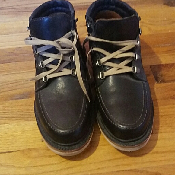 Men\'s Allen Edmonds shoes. Offers welcome!