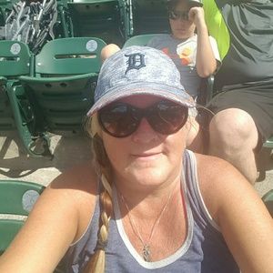 Meet your Posher, Marlynne