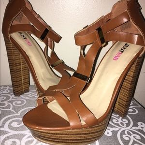 Selling JustFab high heels size 6.5!