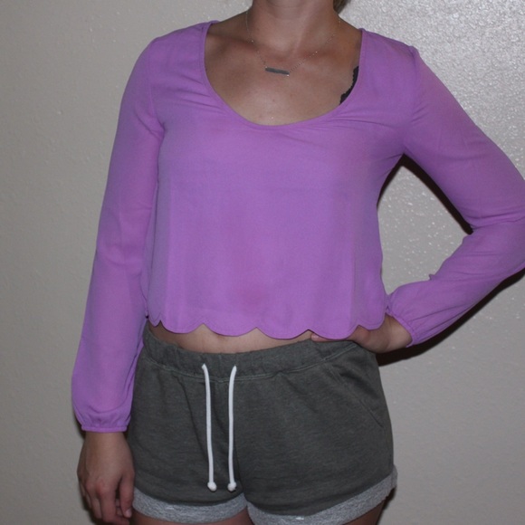 NWOT light purple scalloped crop top