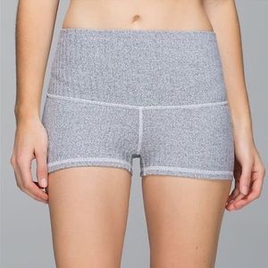 Lululemon Herringbone Roll-Down Boogie Shorts