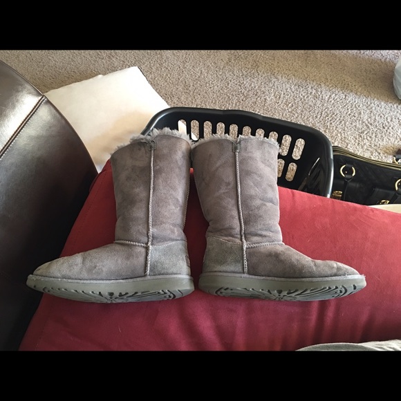 🚫SOLD🚫Grey Ugg boots - Picture 2 of 4